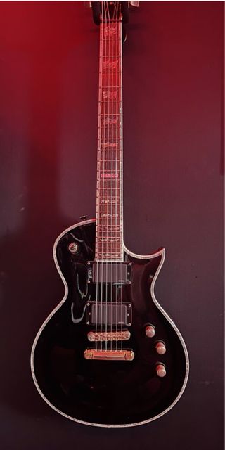 ESP LTD EC-1000 Negra - Impecable