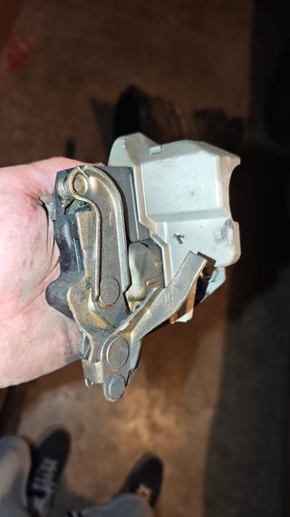 Cerradura Mercedes 190E Trasera Derecha