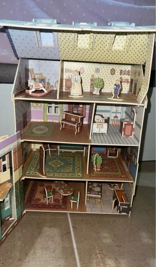 Casa de cartón duro