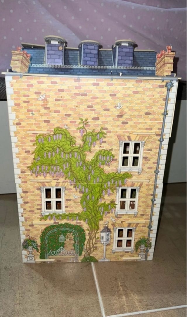 Casa de cartón duro