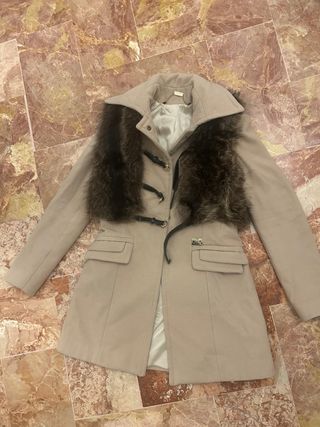 Cappotto beige con pelliccia marrone