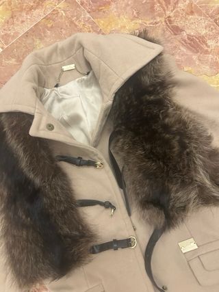 Cappotto beige con pelliccia marrone