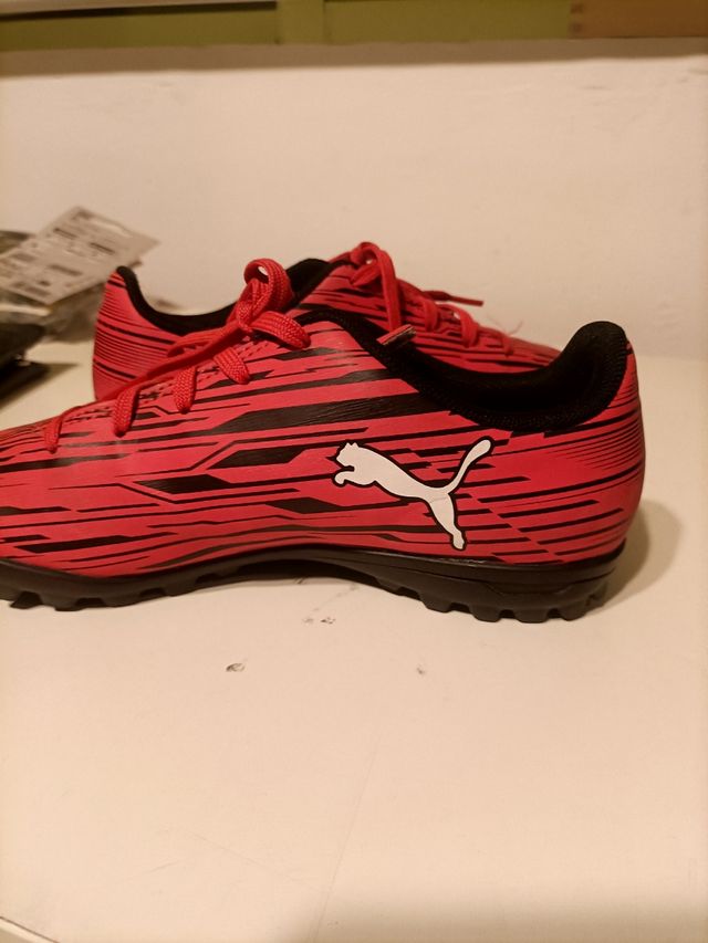 Botas de fútbol Puma semitacos rojas Talla 33