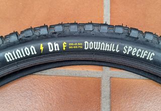 Cubierta Maxxis Minion DH 26x2.50