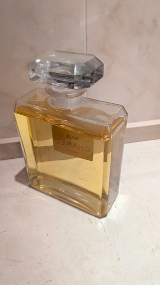 Chanel N°19 Parfum Botella Decorativa