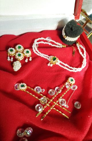 Aderezo fallera niña oro y perlas