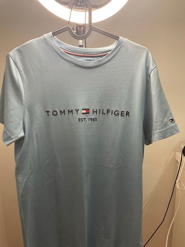 Pack 4 Camisetas Tommy Hilfiger Azul blancas...