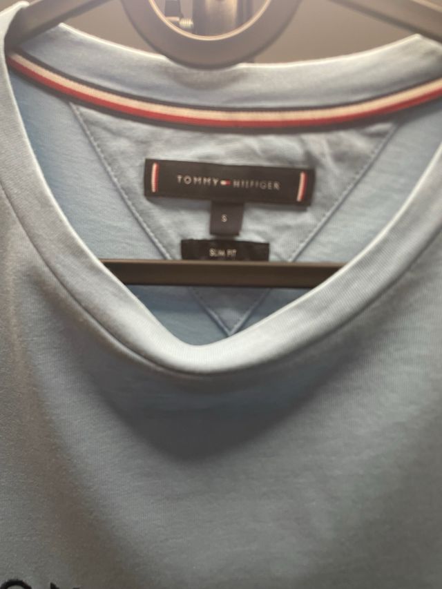 Pack 4 Camisetas Tommy Hilfiger Azul blancas...