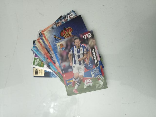 Pack 12 cromos + 1 zona VIP + 1 Master Rokkie