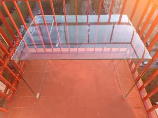 Tavolo moderno in vetro temperato