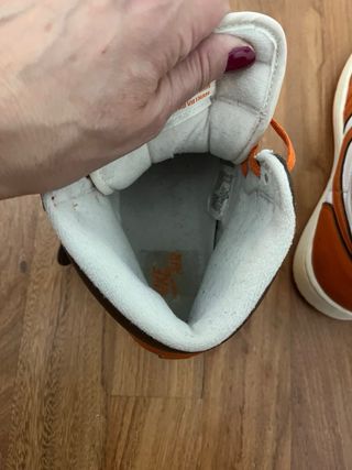 Jordan 1 Retro High OG Arancione