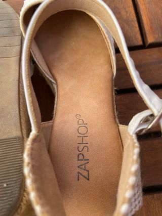 Alpargatas ZAPSHOP blancas y beige
