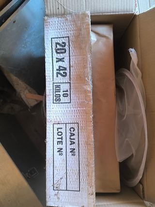 Colmena Dadant pintadas de rojo,2 núcleos dadant