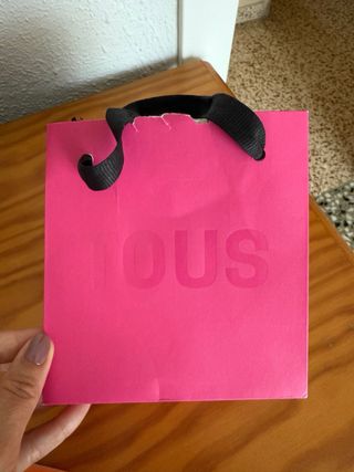 Pendientes Tous dorados y fucsia