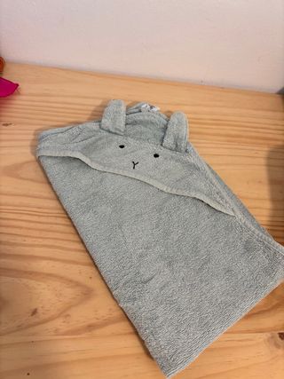 Toalla bebé con capucha de conejo