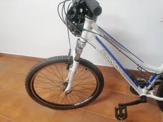 Bicicleta de montaña Condor blanca