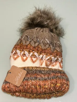 Gorro de lana Eladra con pompón
