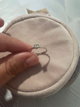 Anillo de compromiso plata con piedra
