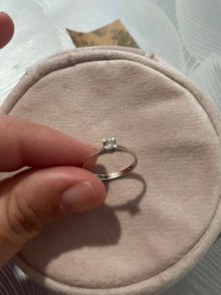 Anillo de compromiso plata con piedra
