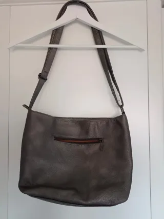 Bolso de mujer gris plateado