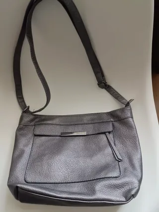 Bolso de mujer gris plateado