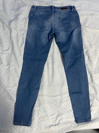 Pantalones vaqueros Bershka
