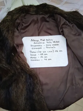 Abrigo piel lomos auténtico. Como nuevo