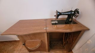 Máquina de coser Alfa Eibar antigua