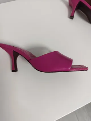 Sandalias tacón Zara fucsia talla 36