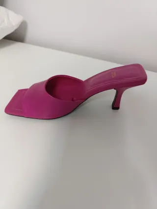 Sandalias tacón Zara fucsia talla 36