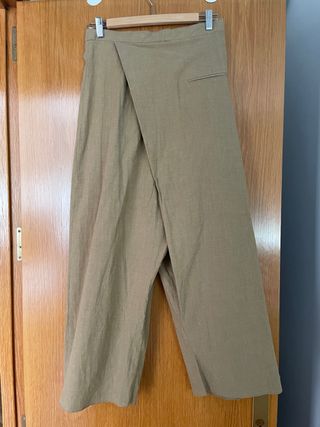 Pantalón Zara Beige talla S nuevo con etiquetas.
