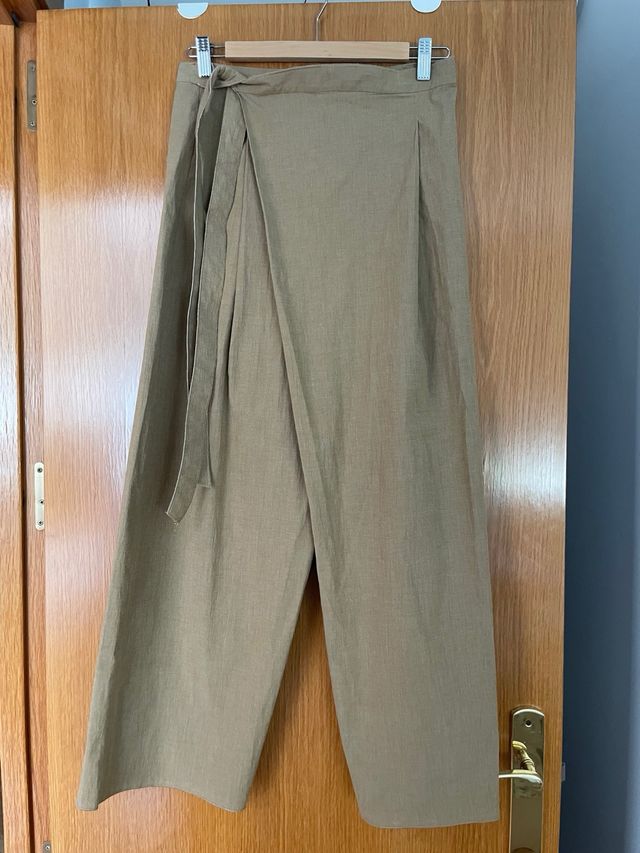 Pantalón Zara Beige talla S nuevo con etiquetas.