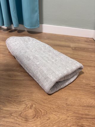 Manta bebé punto trenzado gris