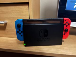 Nintendo Switch con Joy-Cons Azul y Rojo