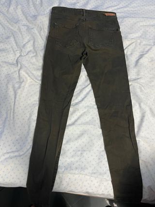 Pantalones Bershka verde oliva
