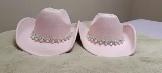 Sombrero vaquero rosa con perlas