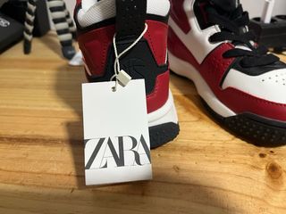 Zapatillas Zara niño T.35