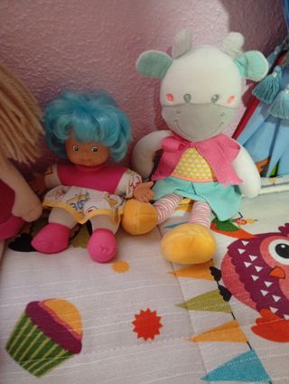 Lote peluches y muñecas Barriguitas