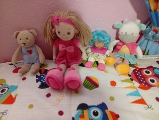 Lote peluches y muñecas Barriguitas