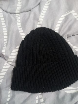 Gorro negro tejido