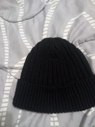 Gorro negro tejido