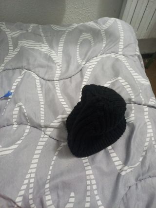 Gorro negro tejido