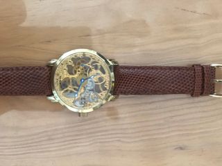 Reloj Akribos XXIV Mecánico Piel Dorado