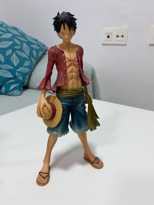 Figura One Piece y Shingeki no Kyojin