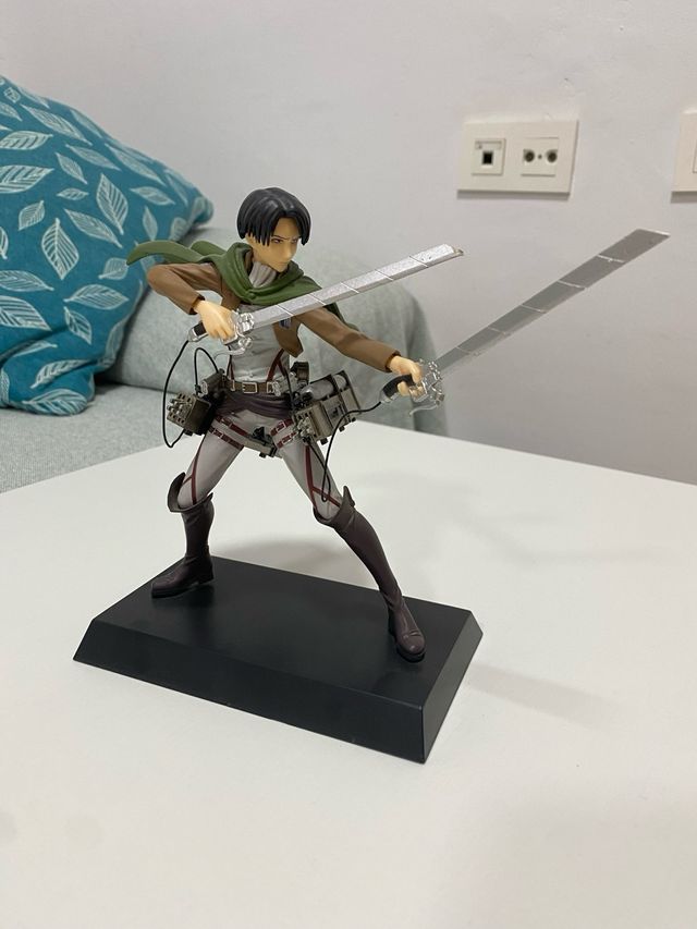 Figura One Piece y Shingeki no Kyojin