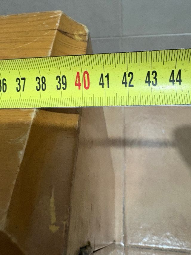 Armario de madera decorado