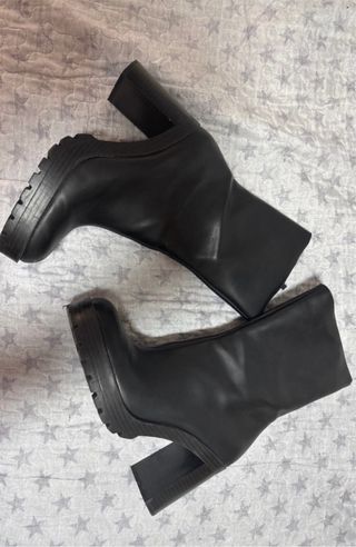 Botas altas de cuero negras