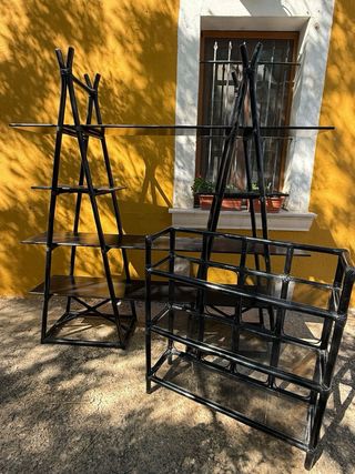 Libreria in bambù e vetro nero