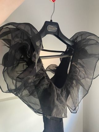 Body ZARA negro con volados 