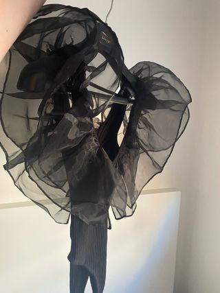 Body ZARA negro con volados 